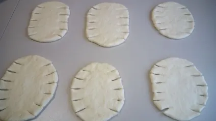 Сосиска з картоплею в тісті (тесті) Сосиска з картоплею в тісті