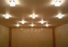 Споти для натяжних стель фото і розташування, установка накладних, які підходять для монтажу (стель) Споти для натяжних стель фото і розташування, установка накладних, які підходять для монтажу