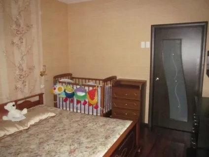 Спальня батьків з дитячим ліжечком - фото інтер'єру (дитячої) Спальня батьків з дитячим ліжечком - фото інтер'єру