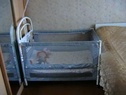 Спальня батьків з дитячим ліжечком - фото інтер'єру (спальня) Спальня батьків з дитячим ліжечком - фото інтер'єру