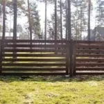 Будуємо дерев'яний паркан в стилі ранчо своїми руками (паркан) Будуємо дерев'яний паркан в стилі ранчо своїми руками