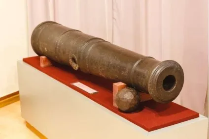 Стовбур кріпосної гармати знайдений в руїнах знесеного кафе в Петропавловську - новини на (ствол) Стовбур кріпосної гармати знайдений в руїнах знесеного кафе в Петропавловську - новини на