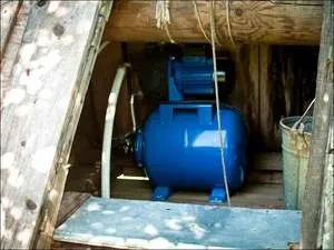 Як зробити водопровід для дачі з колодязя своїми руками зимовий водопостачання, схема і пристрій (зробити) Як зробити водопровід для дачі з колодязя своїми руками зимовий водопостачання, схема і пристрій
