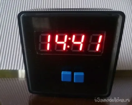 Як зробити світлодіодні годинник на базі конструктора С51 з аліекспресс (годинник) Як зробити світлодіодні годинник на базі конструктора С51 з аліекспресс