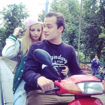Теона Дольникова - біографія, особисте життя, фото, дискографія, кліпи, Микита Биченко, максим (особисте життя) Теона Дольникова - біографія, особисте життя, фото, дискографія, кліпи, Микита Биченко, максим