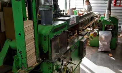 Те! - made in tomsk як роблять олівці з сибірського кедра (олівці) Те! - made in tomsk як роблять олівці з сибірського кедра
