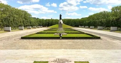 Трептов парк в Берліні (treptower park) - меморіал і зелена зона (Трептов) Трептов парк в Берліні (treptower park) - меморіал і зелена зона