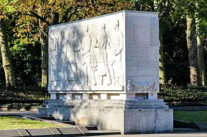 Трептов парк в Берліні (treptower park) - меморіал і зелена зона (park) Трептов парк в Берліні (treptower park) - меморіал і зелена зона