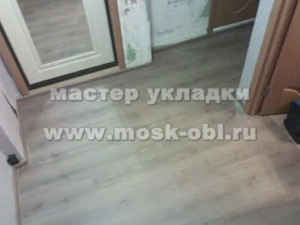 Укладання ламінату в пана образному коридорі (ламінату) Укладання ламінату в пана образному коридорі