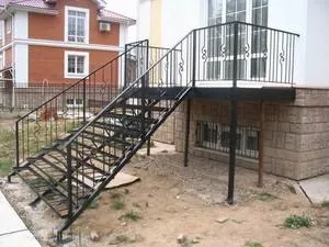 Вибір вхідних сходів в приватний будинок; варіанти створення своїми руками і фото конструкції (вхідний сходи приватний будинок своїми руками фото) Вибір вхідних сходів в приватний будинок; варіанти створення своїми руками і фото конструкції