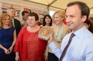 У Городці випікають пряники, які продавав кларнетист Григорій Бахарєв - українська газета (продавав) У Городці випікають пряники, які продавав кларнетист Григорій Бахарєв - українська газета