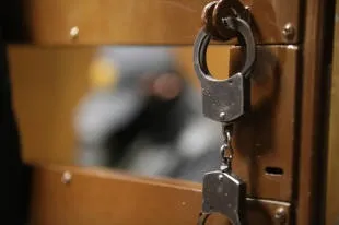 У Мособлсуде вбиті троє бандитів, які відкрили вогонь по конвоїрів - українська газета (троє) У Мособлсуде вбиті троє бандитів, які відкрили вогонь по конвоїрів - українська газета