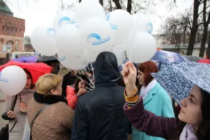 У Нижньому Новгороді почав роботу фонтан на площі Мініна і Пожарського, міський інтерактивний (площі) У Нижньому Новгороді почав роботу фонтан на площі Мініна і Пожарського, міський інтерактивний