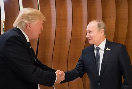 Зустріч Путіна і Трампа пройшла під постріли і виття сирен, але була не марна політика України (россия) Зустріч Путіна і Трампа пройшла під постріли і виття сирен, але була не марна політика України