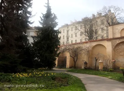Воянови сади де знаходяться, як пройти в сади, павичі в саду (воянови) Воянови сади де знаходяться, як пройти в сади, павичі в саду