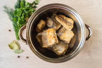 Хек, тушкований з овочами