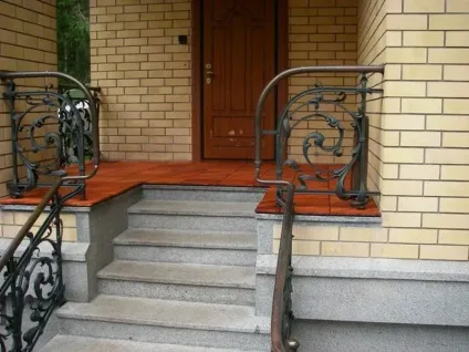 Вхідні сходи в приватному будинку фото при вході в будівлю, парадну як зробити своїми руками, (вхідні) Вхідні сходи в приватному будинку фото при вході в будівлю, парадну як зробити своїми руками,