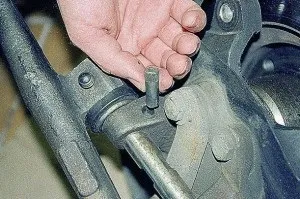 Заміна шкворня газ 3110, автолюбителі