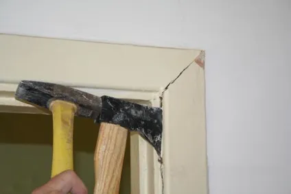 Заміна міжкімнатних дверей своїми руками в квартирі, відео, як поміняти самому і зняти лиштви, (дверей) Заміна міжкімнатних дверей своїми руками в квартирі, відео, як поміняти самому і зняти лиштви,