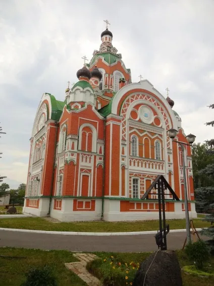 Замок Шереметьєва в Юркове (Марій Ел), легким на підйом (Юркове) Замок Шереметьєва в Юркове (Марій Ел), легким на підйом