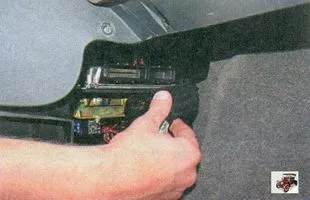 Електронний блок керування двигуном (ЕБУ, або контролер) на автомобілі лада пріора ваз 2170 (контролер) Електронний блок керування двигуном (ЕБУ, або контролер) на автомобілі лада пріора ВАЗ 2170