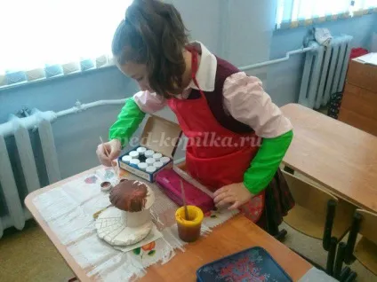 Будиночок - грибок з гіпсу (щіткою прибираємо зайву) Будиночок - грибок з гіпсу