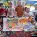 Фотозвіт конкурсу дитячих малюнків «космічні фантазії», присвяченого міжнародному дню (дитячі вироби) Фотозвіт конкурсу дитячих малюнків «космічні фантазії», присвяченого міжнародному дню