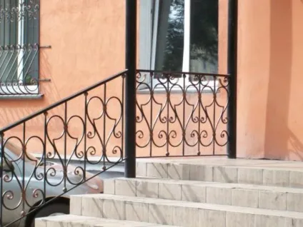 Фото кованих перил на ганок як зробити їх самостійно, особливості конструкцій, вибір (ганок) Фото кованих перил на ганок як зробити їх самостійно, особливості конструкцій, вибір
