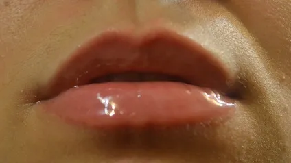 Фруктовий блиск для губ ваніль від yves rocher