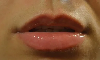 Фруктовий блиск для губ ваніль від yves rocher