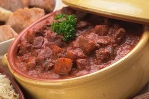 Гуляш з яловичини, як в їдальні - рецепти кулінарії (яловичини) Гуляш з яловичини, як в їдальні - рецепти кулінарії