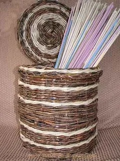 З газетних трубочок - плетіння з газет (з газетних трубочок) З газетних трубочок - плетіння з газет