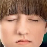 Як підстригти чубок дитині