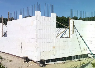 Як побудувати будинок з незнімної опалубки (незнімної) Як побудувати будинок з незнімної опалубки