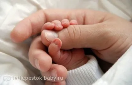 Як правильно стригти нігті новонародженому малюкові, як постригти малюка (вагітність по тижнях) Як правильно стригти нігті новонародженому малюкові, як постригти малюка