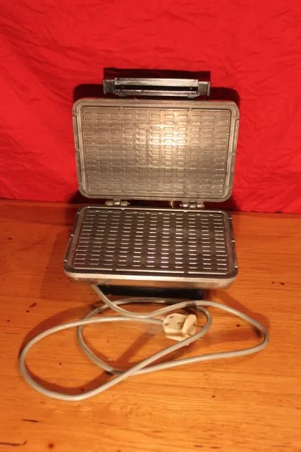 Як користуватися радянської електровафельніцу () Як користуватися радянської електровафельніцу