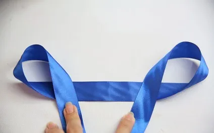 Як зробити бант зі стрічки