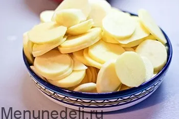 Картопля з грибами в мультиварці