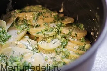 Картопля з грибами в мультиварці