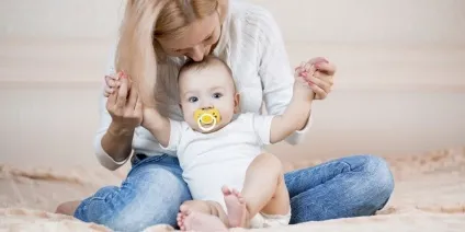 Коли дитина сідає самостійно, у скільки місяців (скільки) Коли дитина сідає самостійно, у скільки місяців