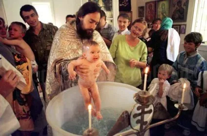Коли хрестити дитину