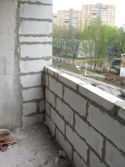 Кладка балкона піноблоками стіни, перегородки своїми руками (перегородка на балконі) Кладка балкона піноблоками стіни, перегородки своїми руками
