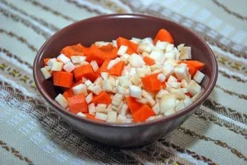 Кускус з куркою, овочами, нутом і зеленню по-східному (куркою) Кускус з куркою, овочами, нутом і зеленню по-східному