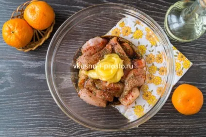 Куряча грудка з мандаринами