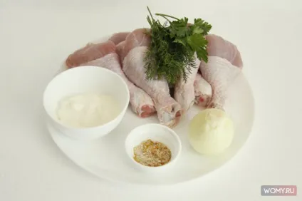 Курячі ніжки, тушковані в сметанному соусі (соусі) Курячі ніжки, тушковані в сметанному соусі