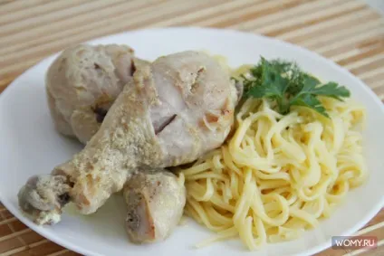 Курячі ніжки, тушковані в сметанному соусі (сметанному) Курячі ніжки, тушковані в сметанному соусі