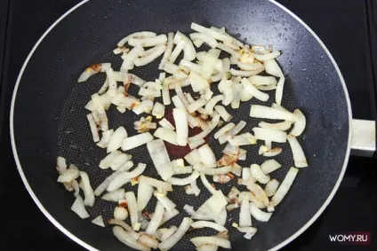 Курячі ніжки, тушковані в сметанному соусі (курячі) Курячі ніжки, тушковані в сметанному соусі