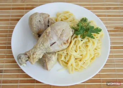 Курячі ніжки, тушковані в сметанному соусі (соусі) Курячі ніжки, тушковані в сметанному соусі