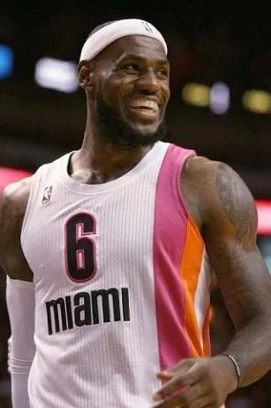 Леброн джеймс (lebron james) біографія, рекорди і особисте життя баскетболіста (фото) (Леброн) Леброн джеймс (lebron james) біографія, рекорди і особисте життя баскетболіста (фото)