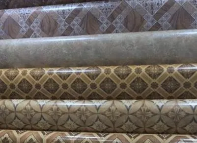 Лінолеум на підлогу нерівний, дощатий, як розрівняти, кріпити своїми руками, обробка, пристрій, фото